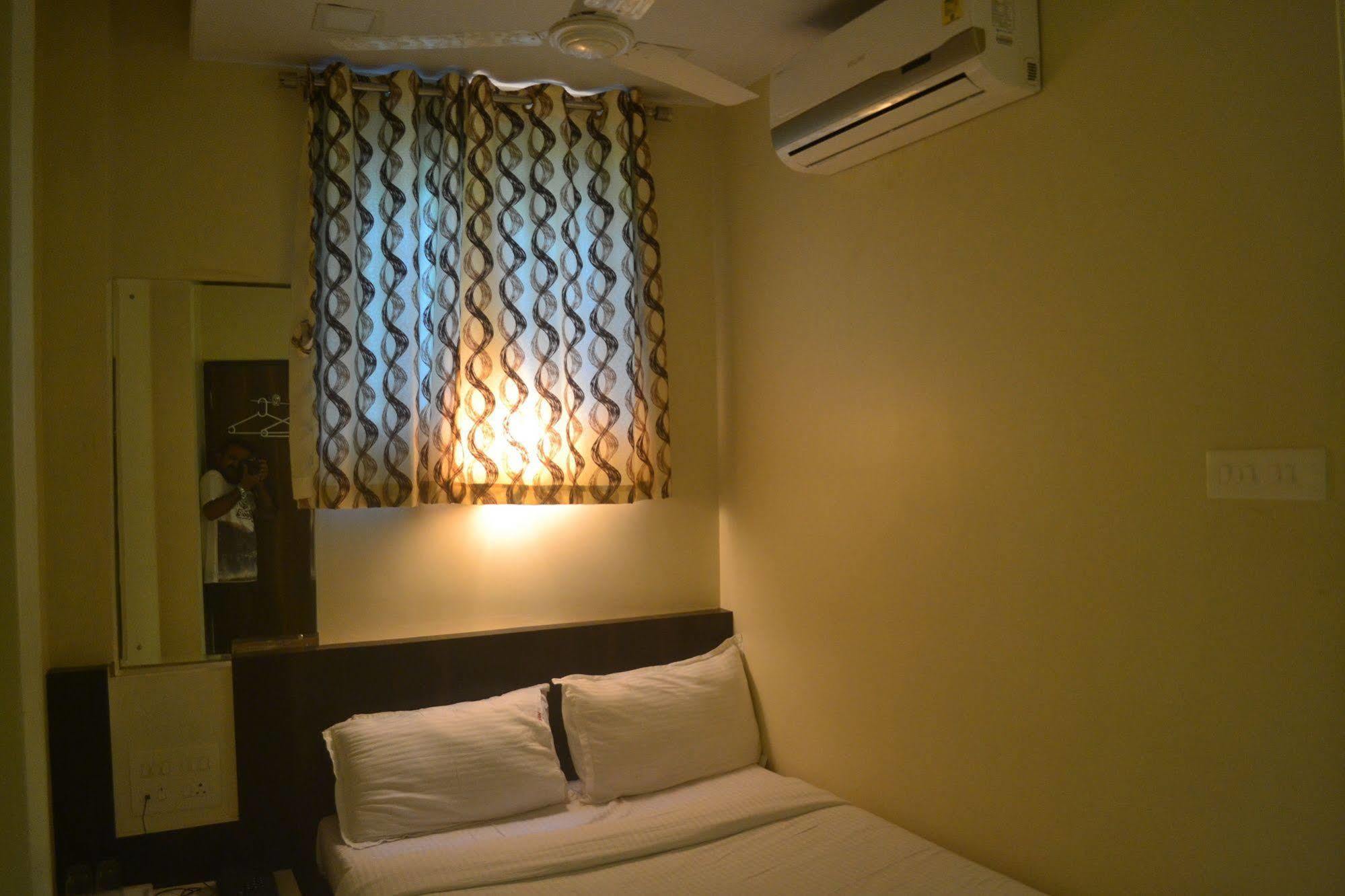 Airport Metro Hotel Bombaim Exterior foto